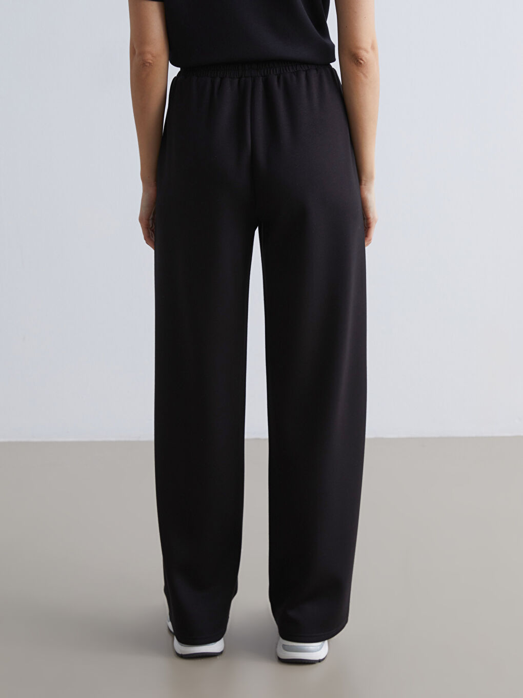 Дамски Спортен Панталон с Еластична Талия-3