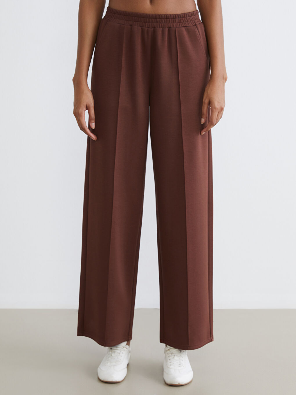 Women's Elastic Waist Sports Sweatpants-1