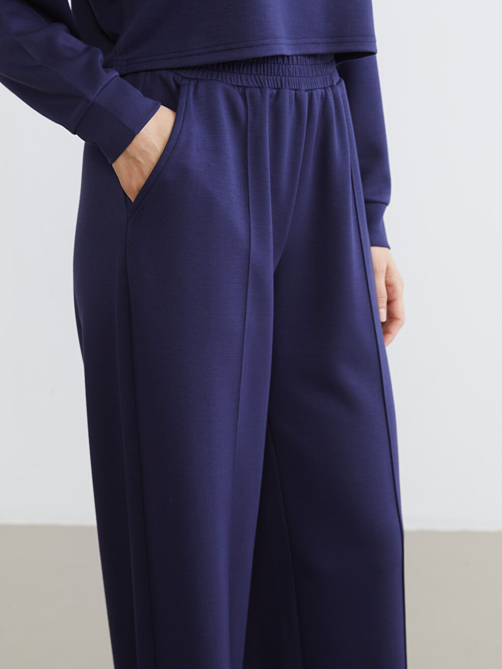 Дамски Спортен Панталон с Еластична Талия-2