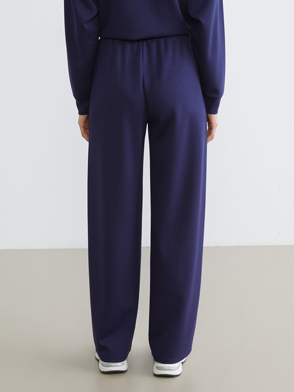 Дамски Спортен Панталон с Еластична Талия-3