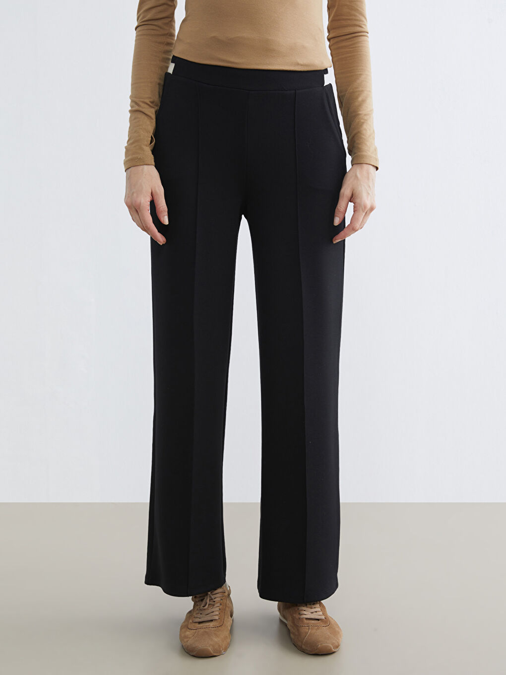 Панталон с редовна кройка и широк крачол за жени-1