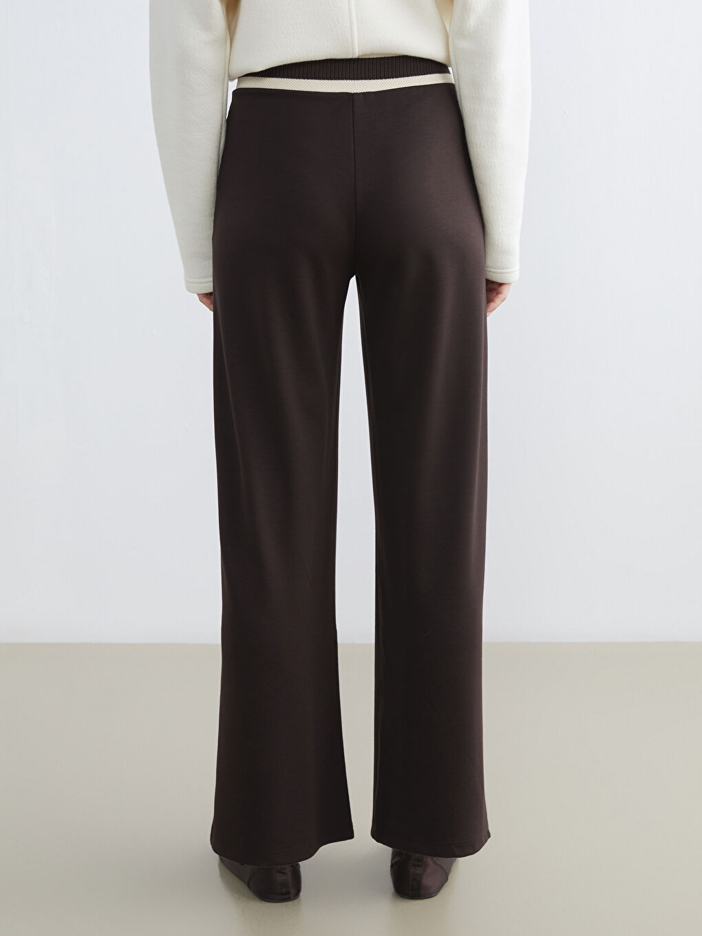 Kahverengi Standart Fit Geniş Paça Kadın Pantolon-3