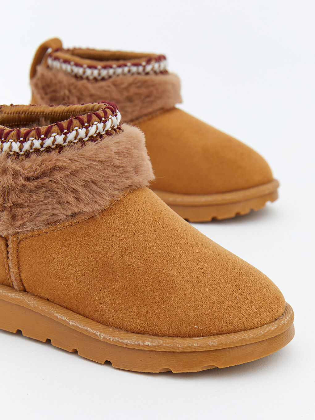 Bej İçi Kürklü Kız Bebek Bot-2