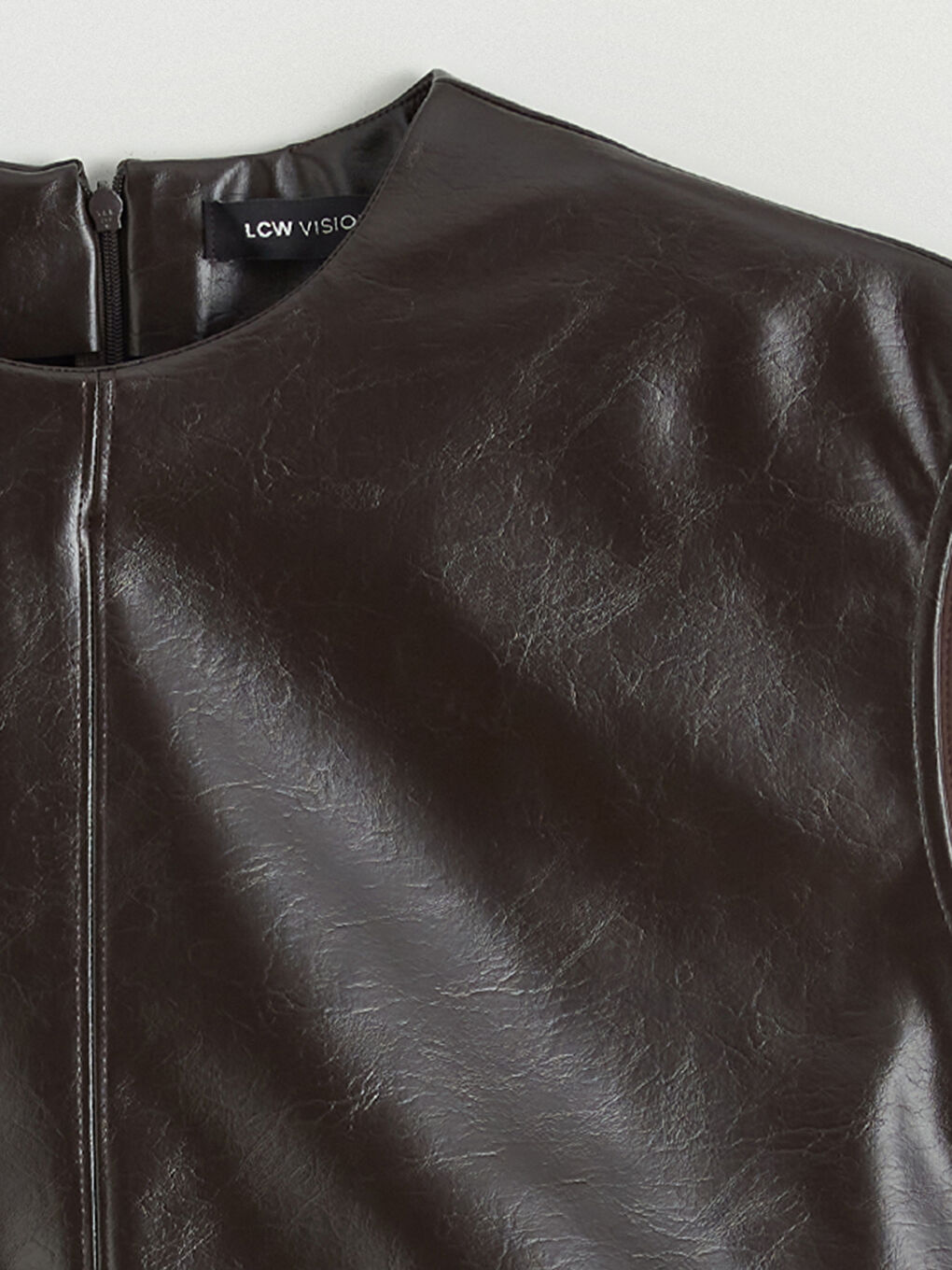 Kahverengi Bisiklet Yaka Deri Görünümlü Bluz-5