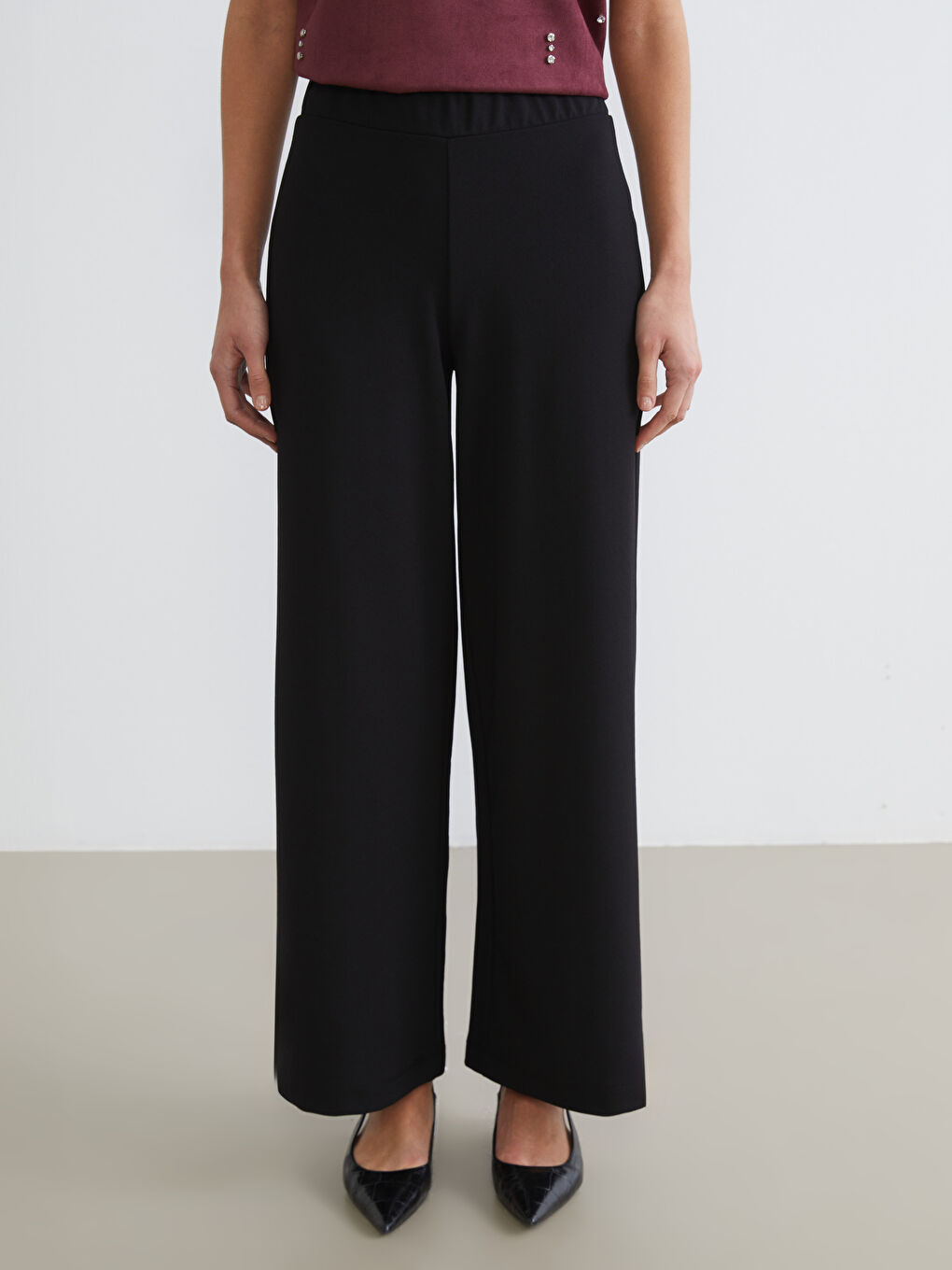 Siyah Beli Lastikli Geniş Paça Kadın Pantolon-1