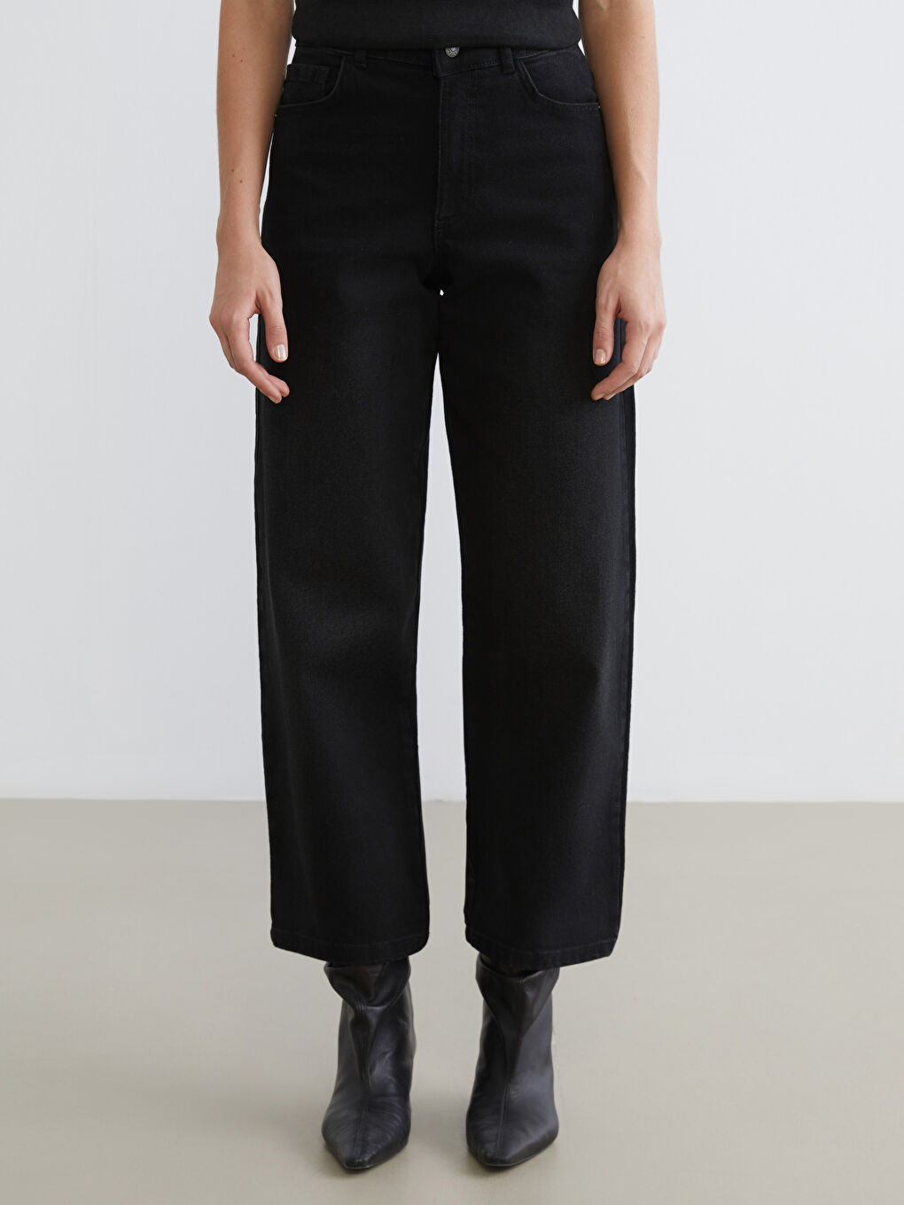 Boyfriend Fit Women's Jeans-1