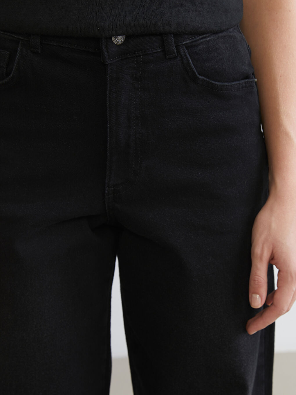 Boyfriend Fit Women's Jeans-2