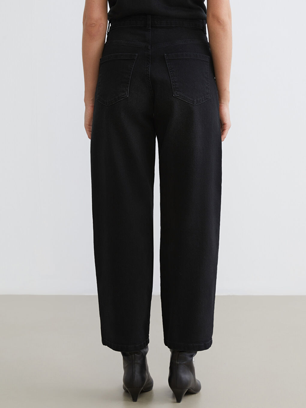 Boyfriend Fit Women's Jeans-3