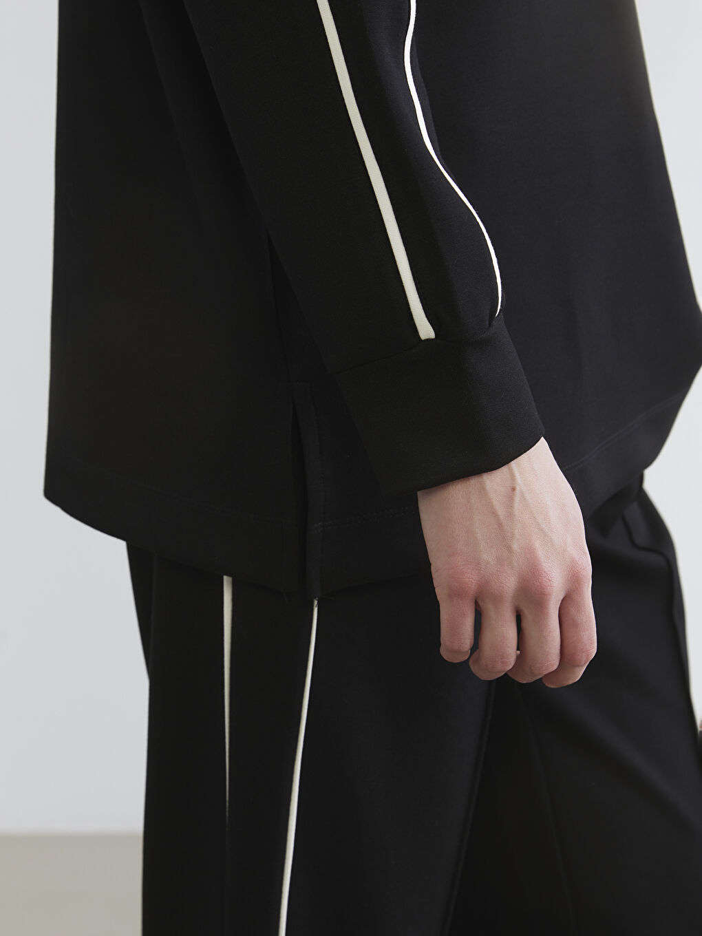 Siyah Bisiklet Yaka Oversize Kadın Sweatshirt Tunik-2