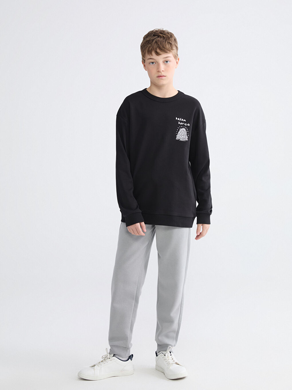 Siyah Bisiklet Yaka Slogan Baskılı Erkek Çocuk Sweatshirt-1