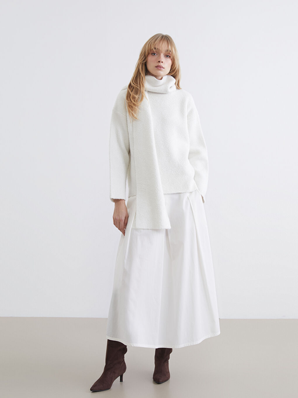 Ekru Şal Yaka Kadın Triko Kazak-1