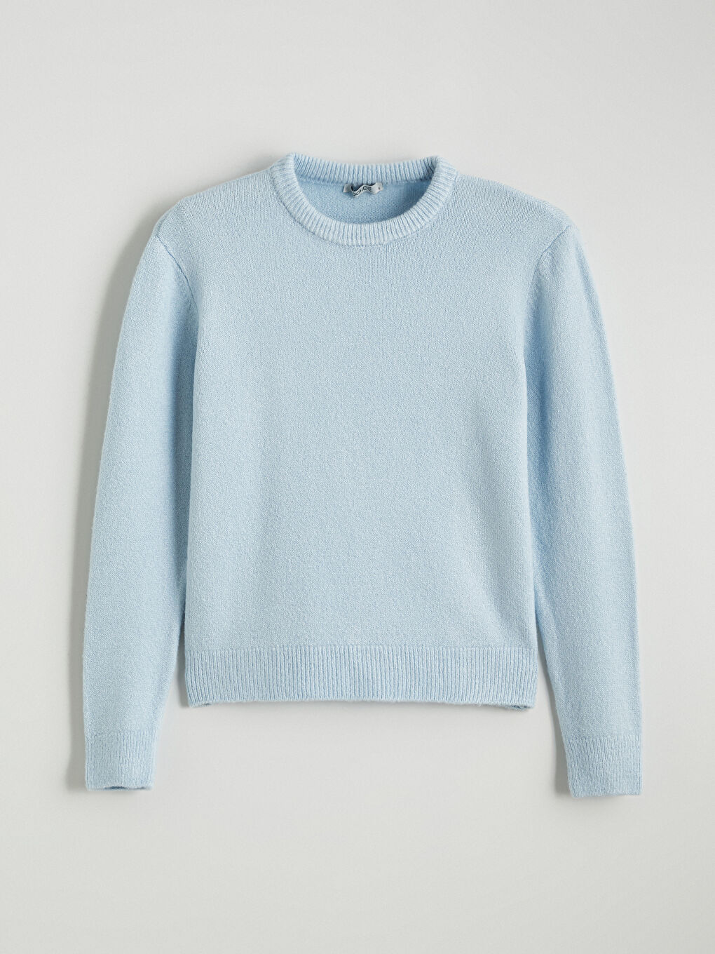 Женский трикотажный свитер с круглым вырезом-4