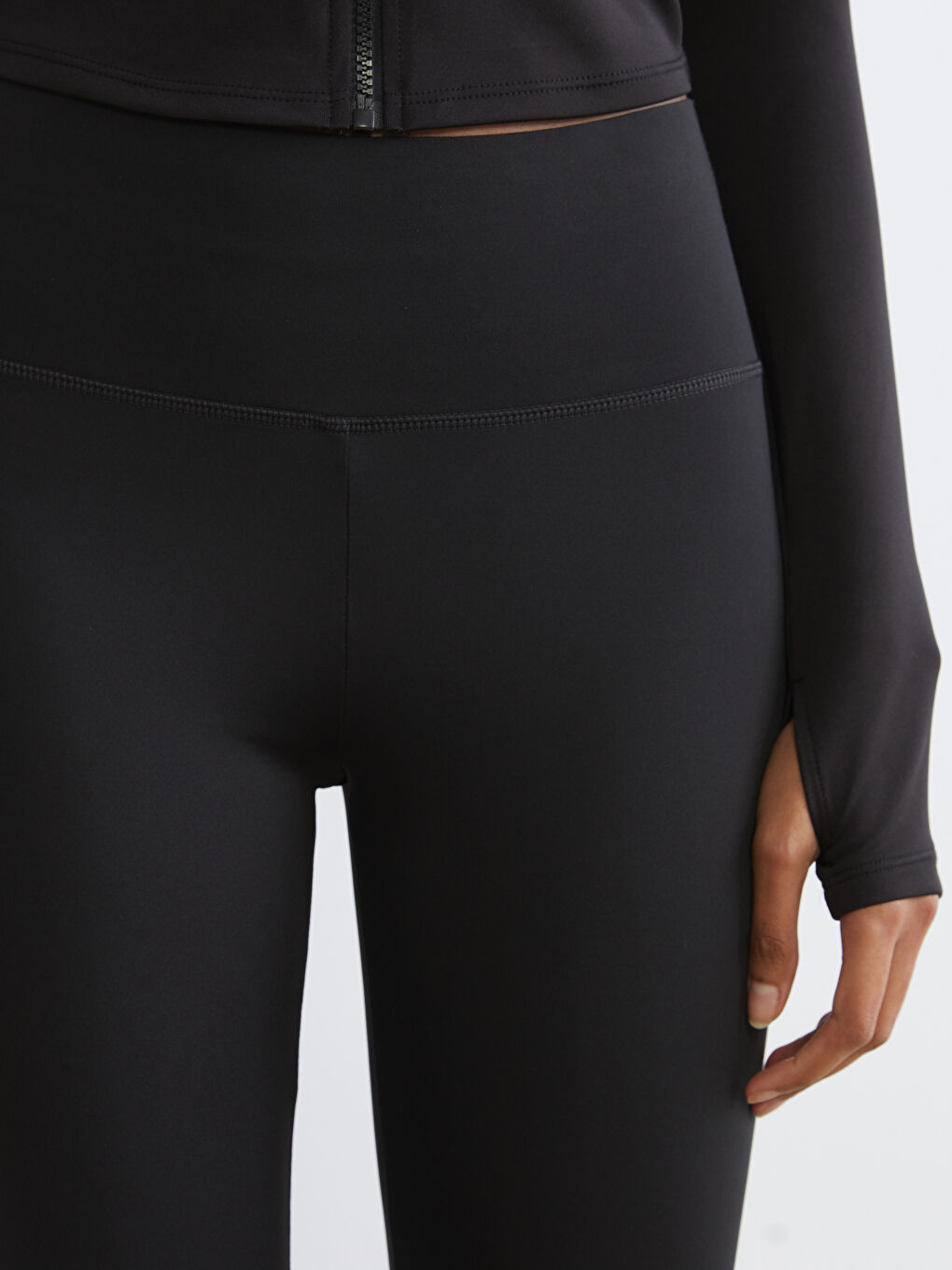Woman BLACK Sports Leggings-2