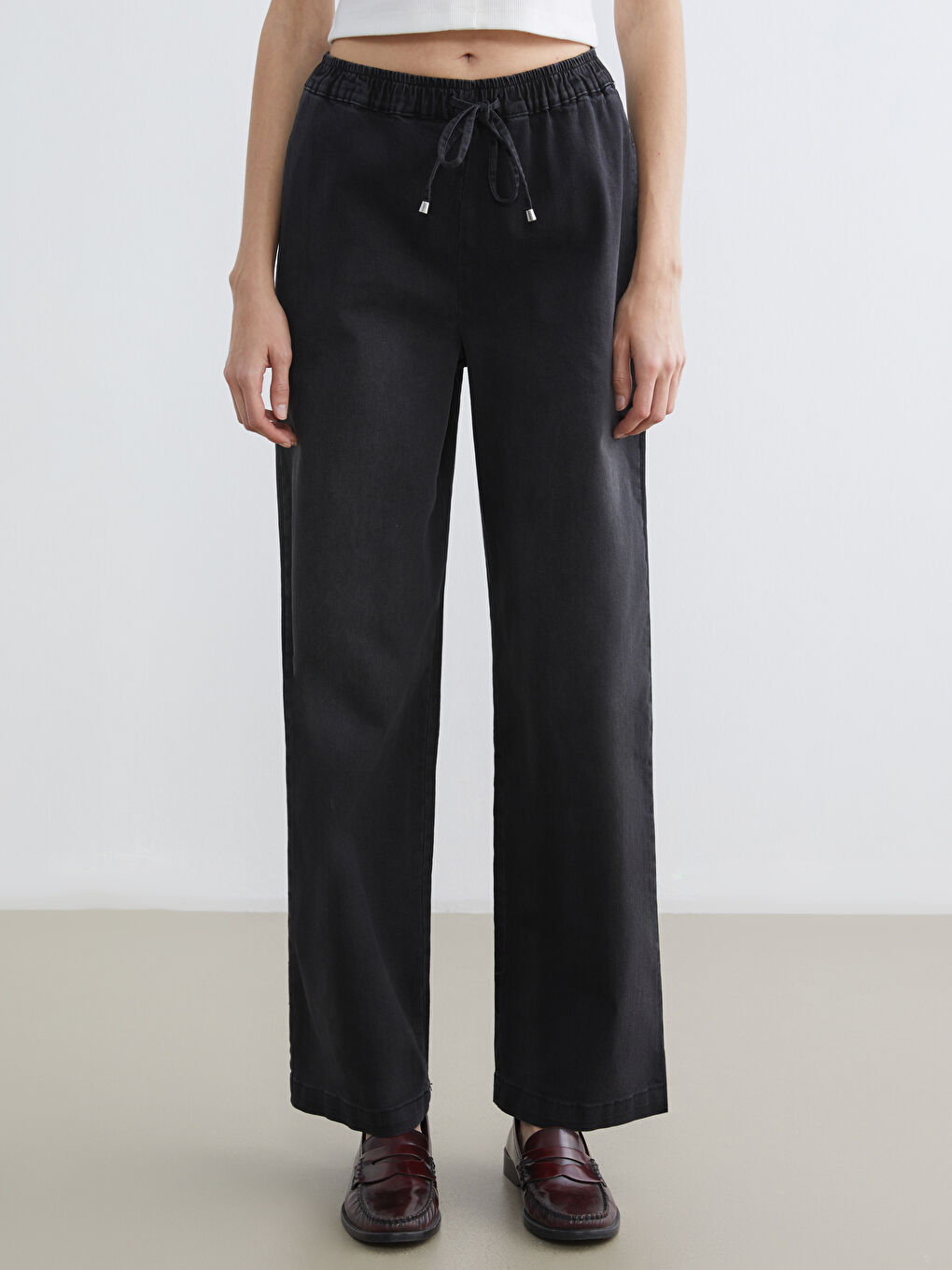 Siyah Beli Lastikli Wideleg Kadın Jean Pantolon-1