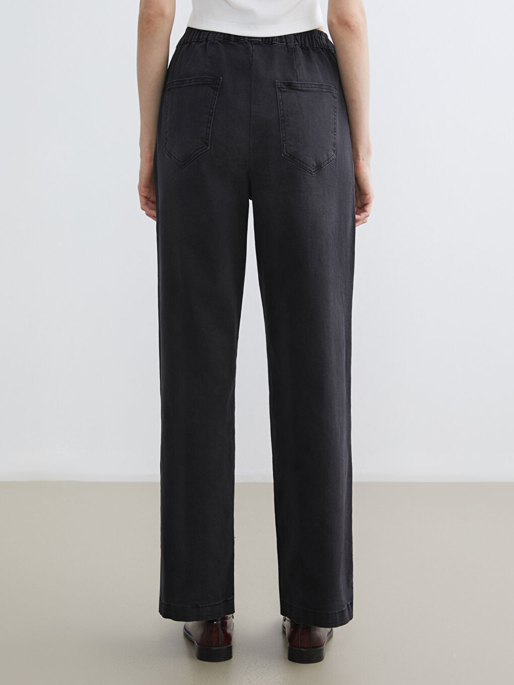 Siyah Beli Lastikli Wideleg Kadın Jean Pantolon-3