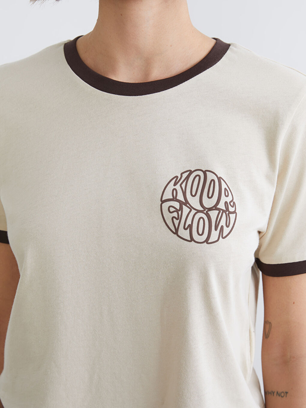 Bej Bisiklet Yaka Baskılı Kadın Spor Tişört-2