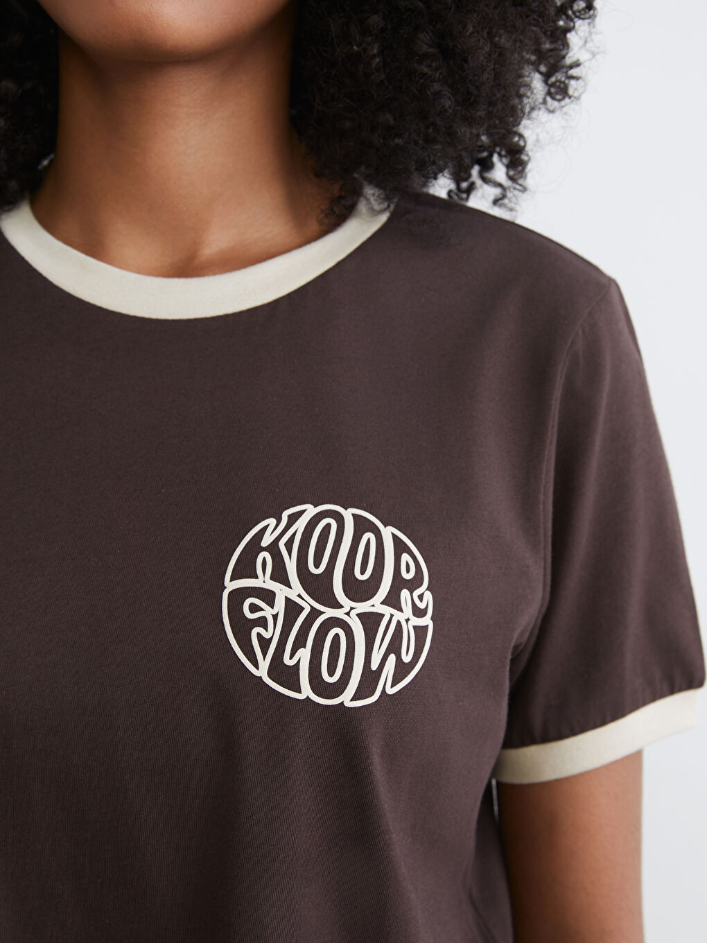 Kahverengi Bisiklet Yaka Baskılı Kadın Spor Tişört-2