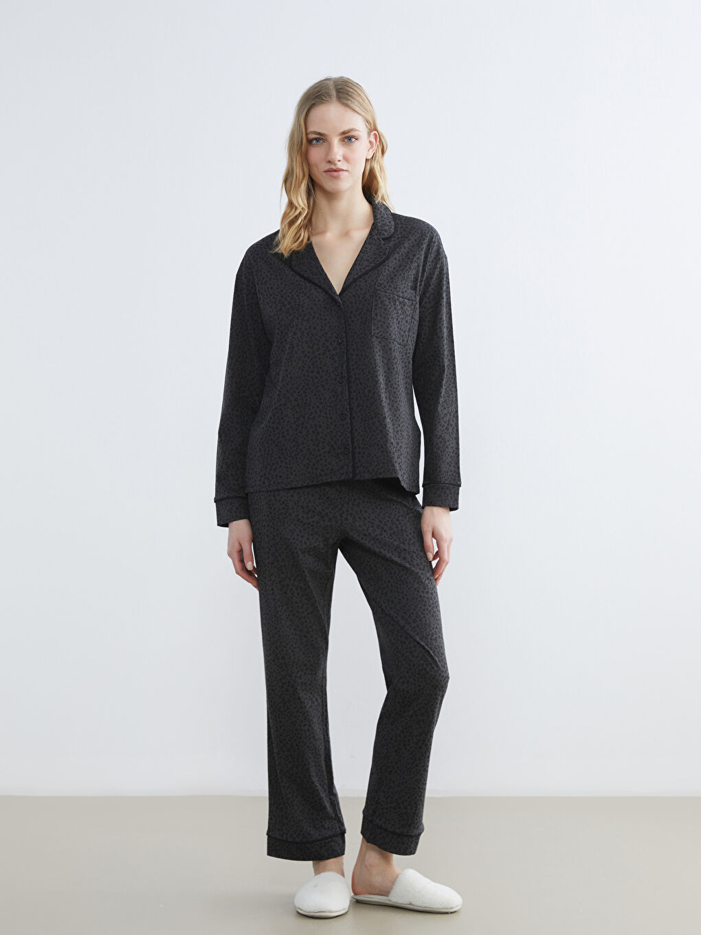 Antrasit Gömlek Yaka Leopar Desenli Kadın Pijama Takımı