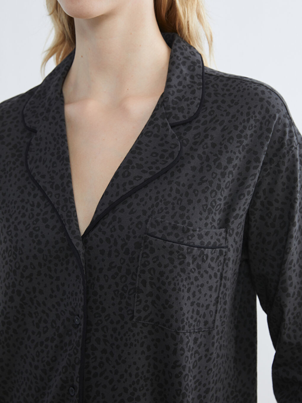 Antrasit Gömlek Yaka Leopar Desenli Kadın Pijama Takımı-2