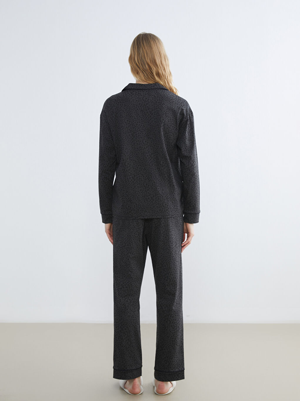 Antrasit Gömlek Yaka Leopar Desenli Kadın Pijama Takımı-3