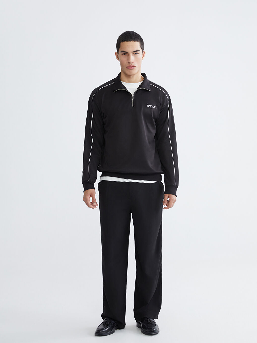 Siyah Dik Yaka Baskılı Erkek Sweatshirt-1