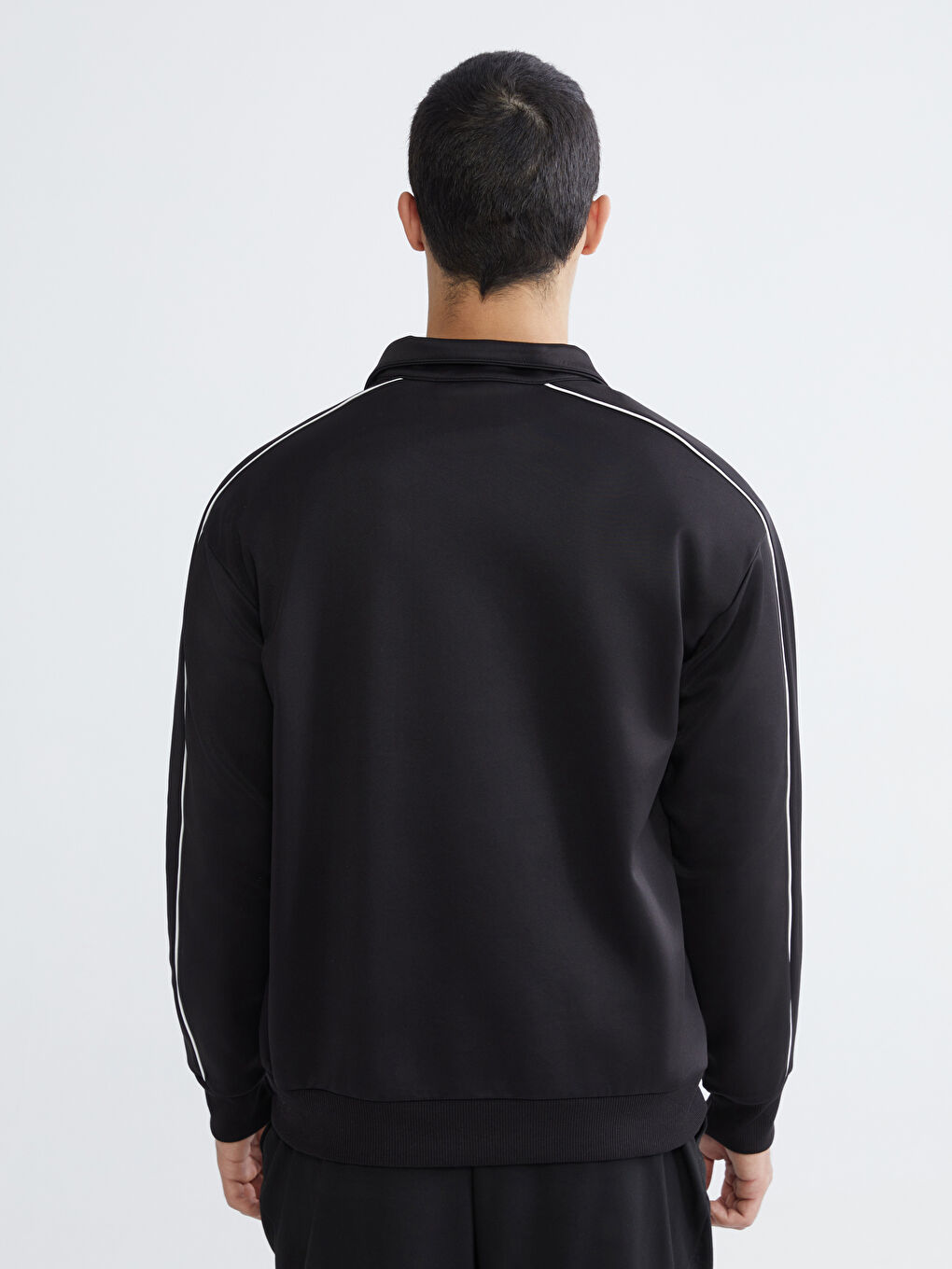 Siyah Dik Yaka Baskılı Erkek Sweatshirt-3