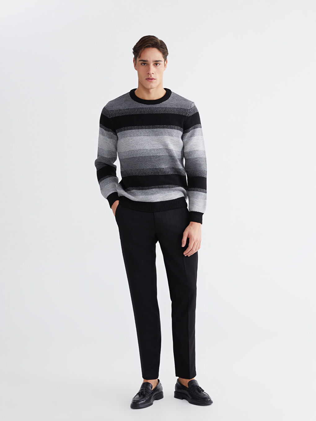 Siyah Bisiklet Yaka Çizgili Erkek Triko Kazak-1