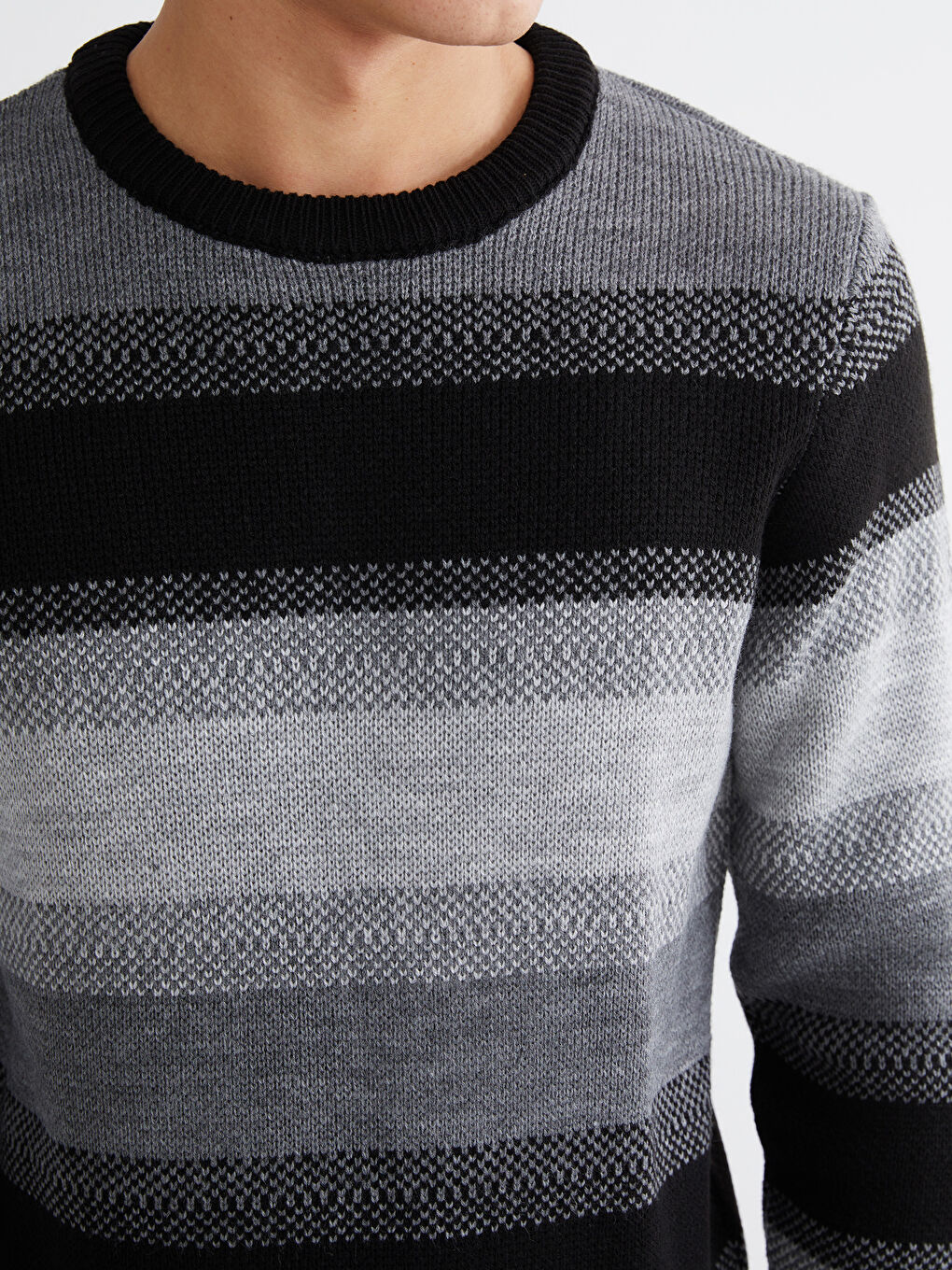 Siyah Bisiklet Yaka Çizgili Erkek Triko Kazak-2