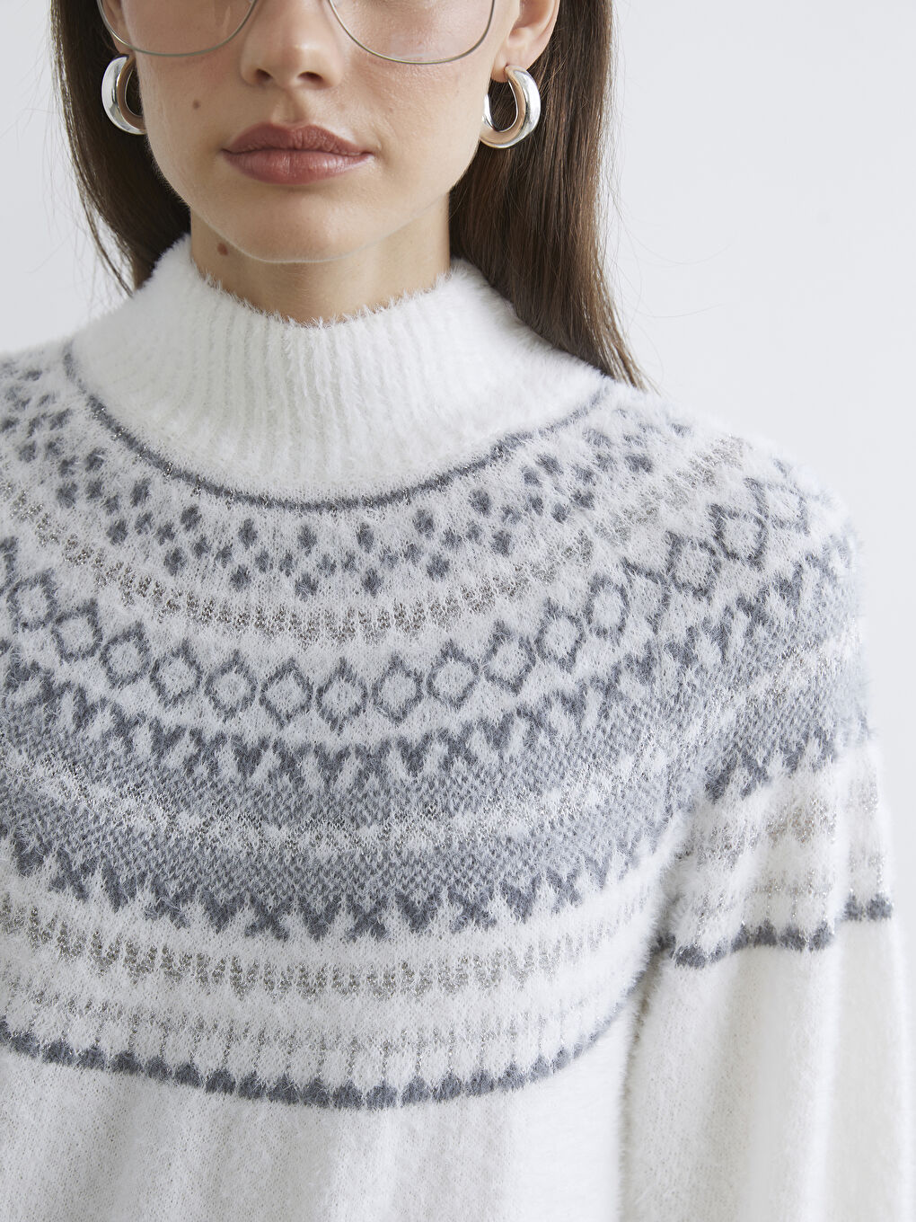 Ekru Dik Yaka Desenli Kadın Triko Kazak-2