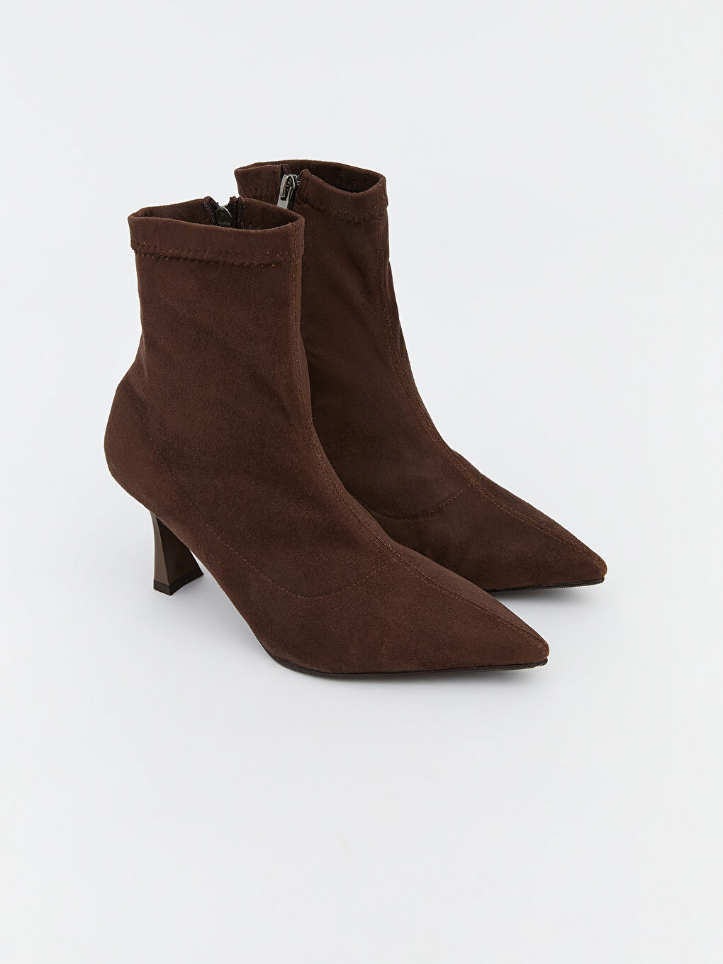 Kahverengi Fermuarlı Kadın Topuklu Bot