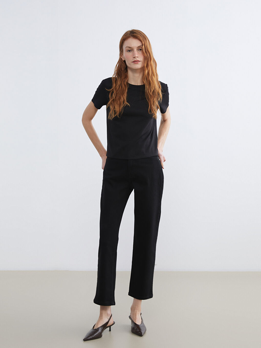 Siyah Straight Fit Kadın Jean Pantolon