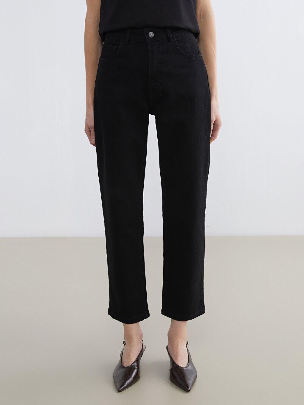 Siyah Straight Fit Kadın Jean Pantolon-1