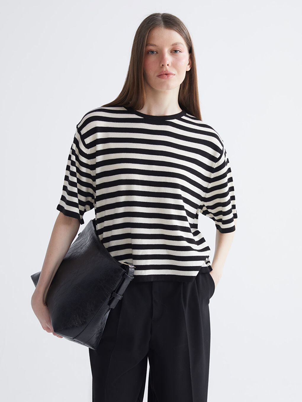 Siyah Bisiklet Yaka Çizgili Kadın Triko Kazak