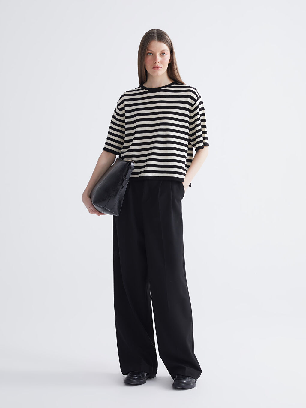 Siyah Bisiklet Yaka Çizgili Kadın Triko Kazak-1