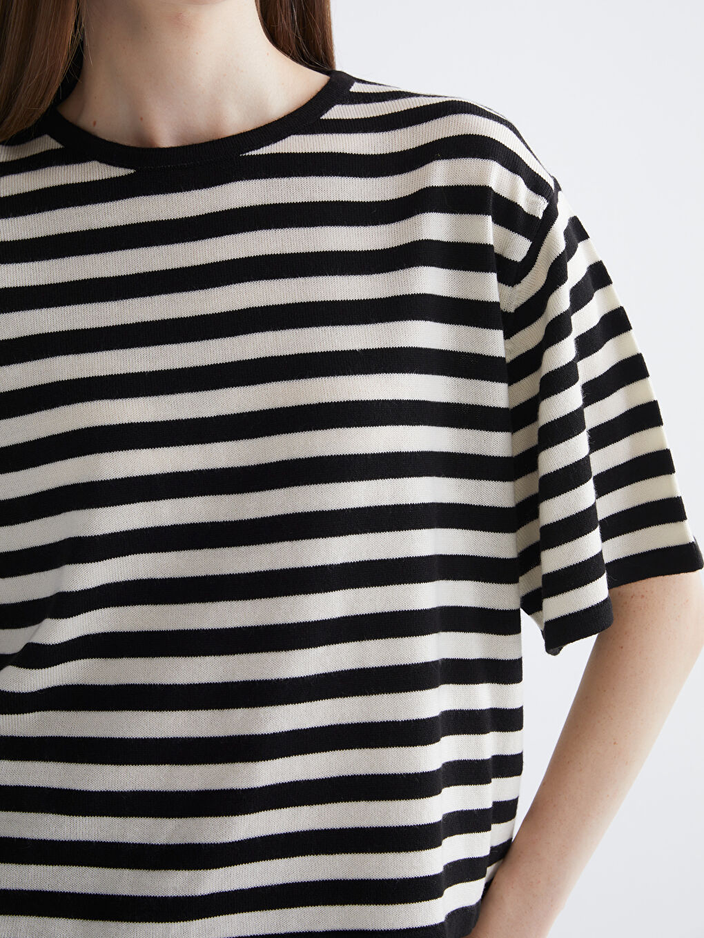 Siyah Bisiklet Yaka Çizgili Kadın Triko Kazak-2