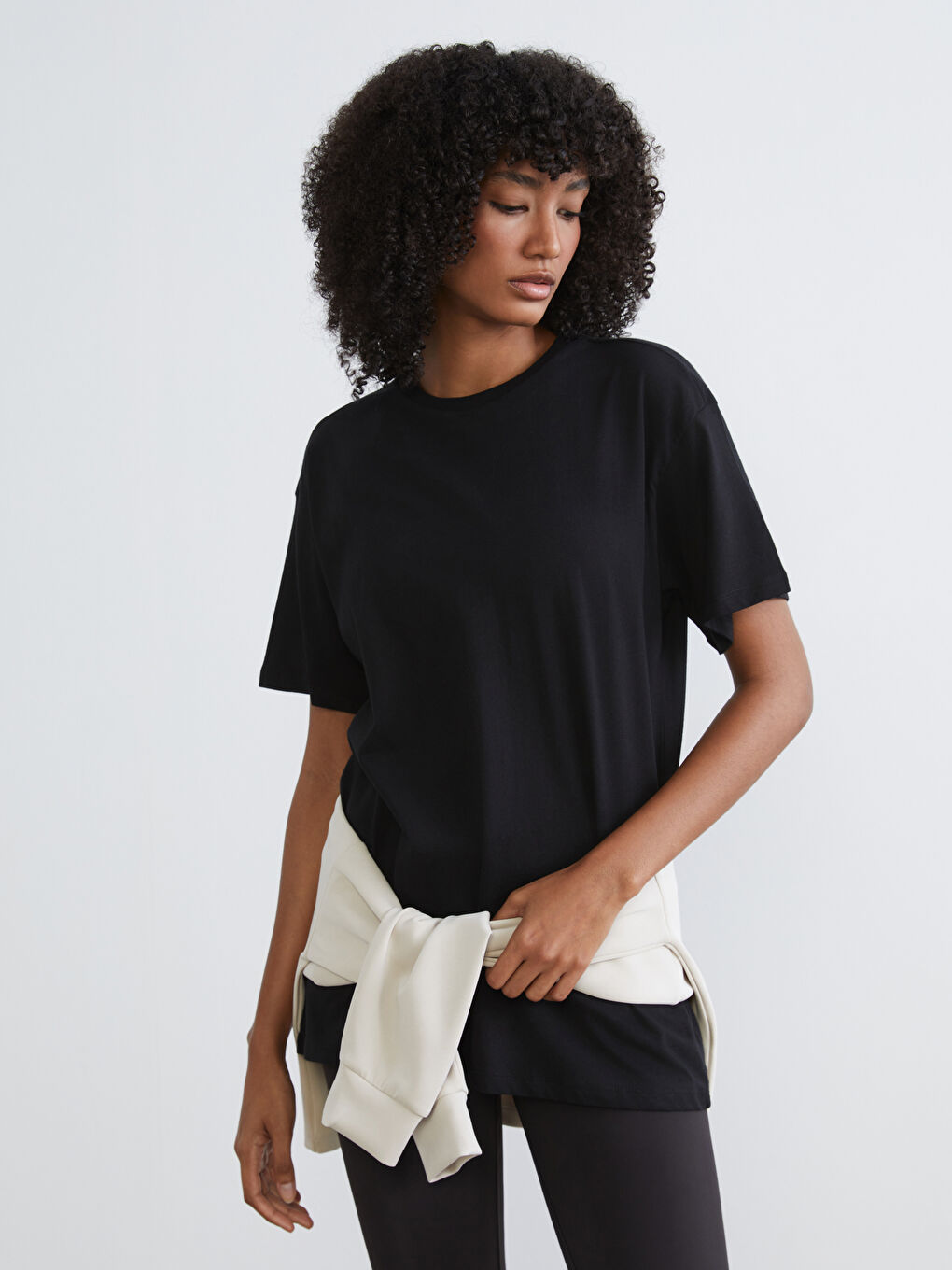 Siyah Bisiklet Yaka Baskılı Oversize Kadın Spor Tişört-2