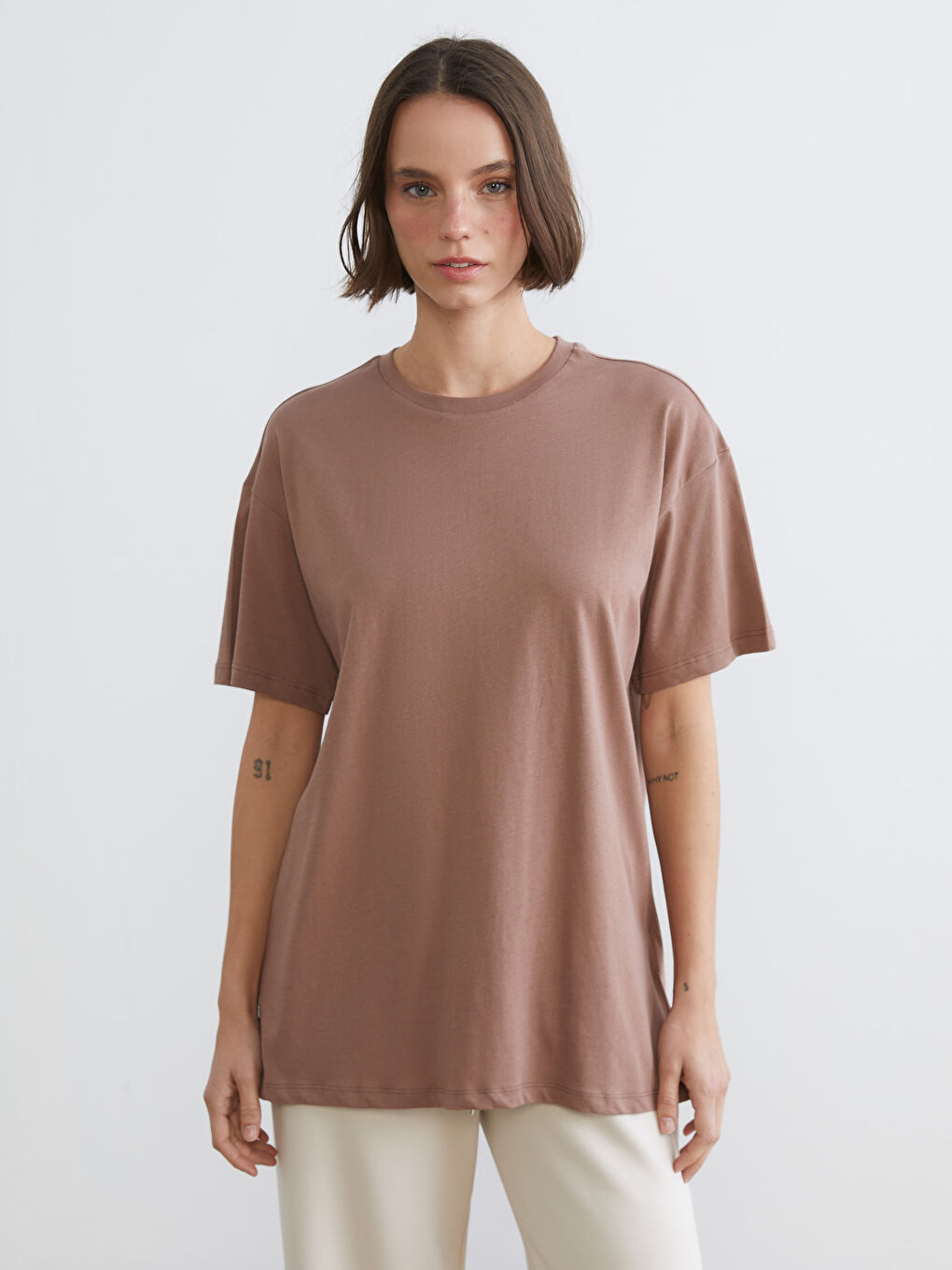 Kahverengi Bisiklet Yaka Baskılı Oversize Kadın Spor Tişört