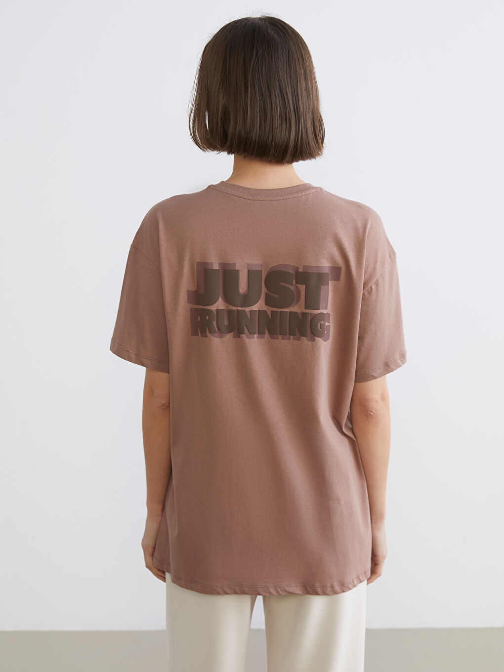 Kahverengi Bisiklet Yaka Baskılı Oversize Kadın Spor Tişört-3