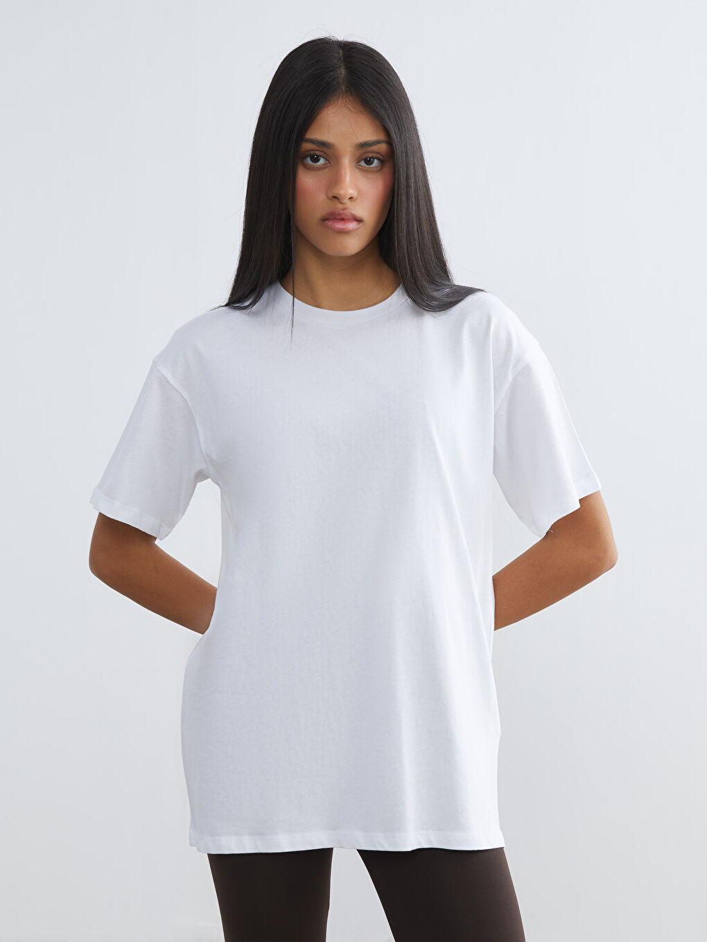 Beyaz Bisiklet Yaka Baskılı Oversize Kadın Spor Tişört-2