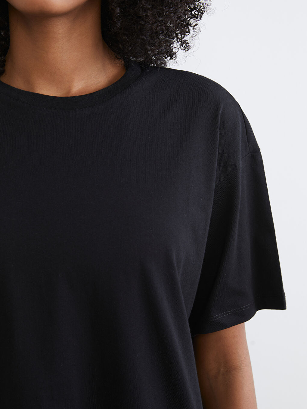 Siyah Bisiklet Yaka Baskılı Oversize Kadın Spor Tişört-3