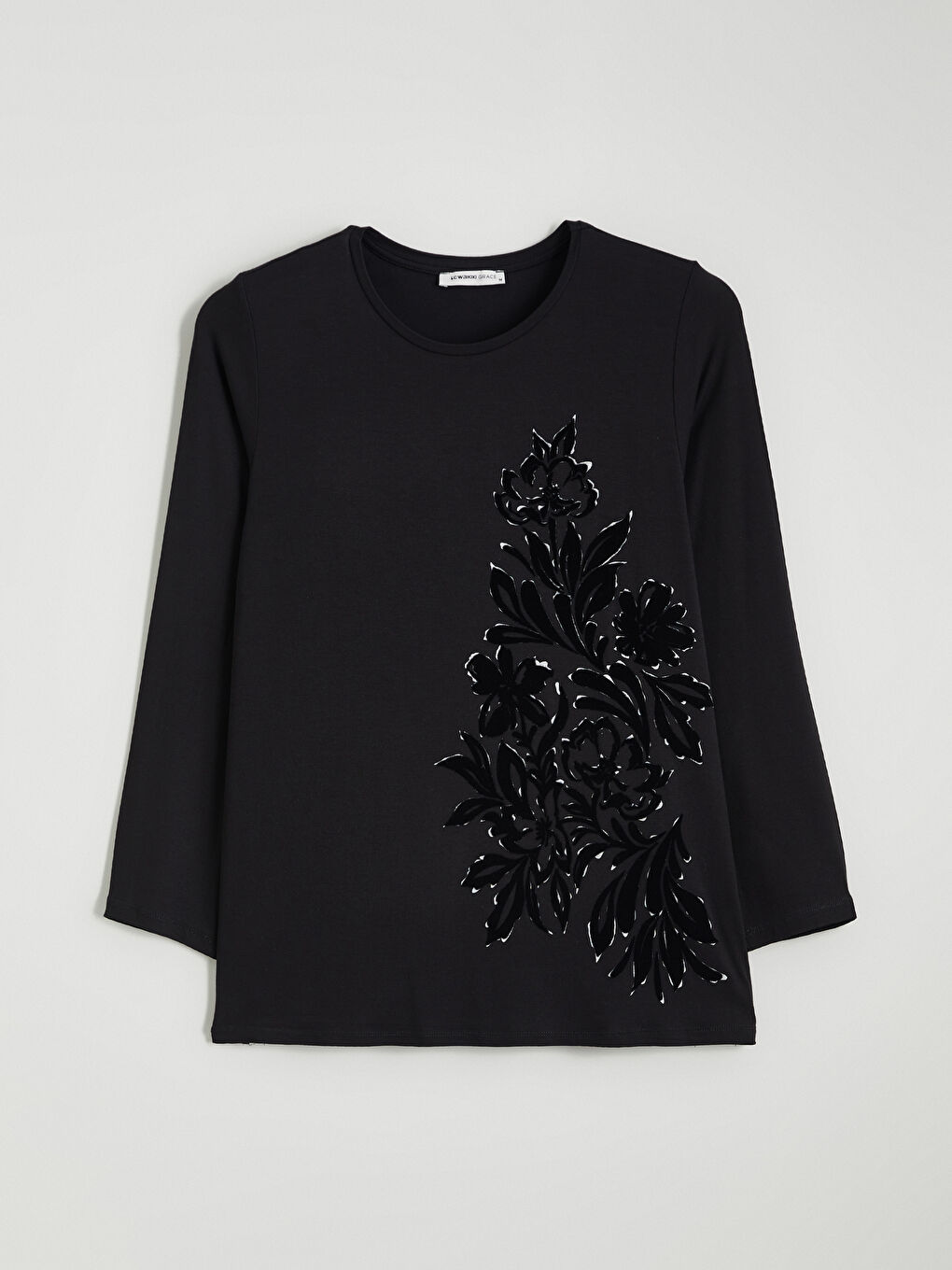 Siyah Bisiklet Yaka Çiçekli Kadın Tişört-4