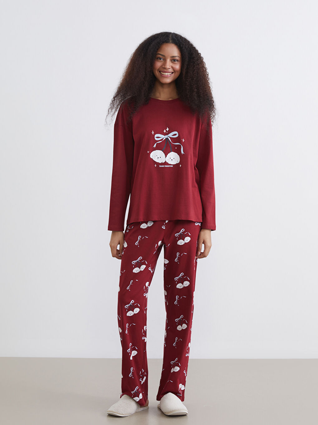 Ženski Komplet Pidžame sa Štampom i Okruglim Izrezom-1