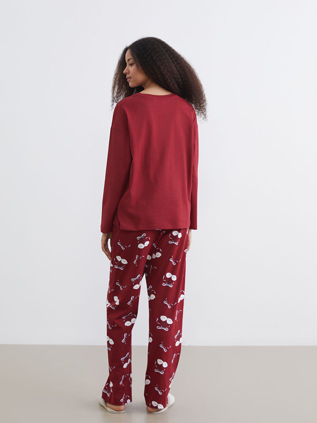 Ženski Komplet Pidžame sa Štampom i Okruglim Izrezom-3