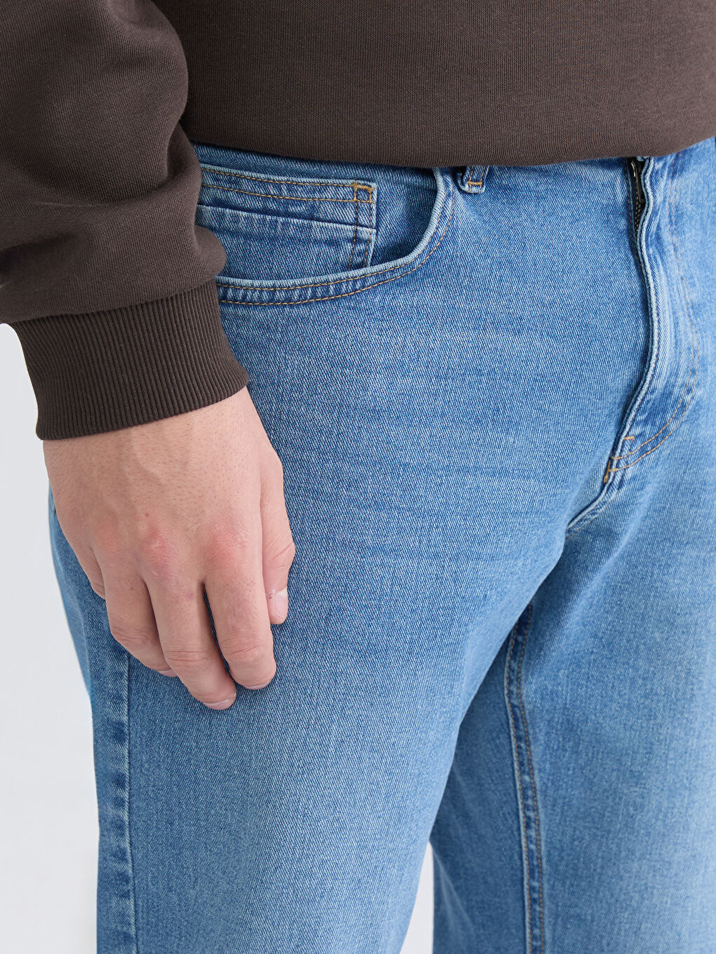 779 جينز بقصة عادية للرجال-2