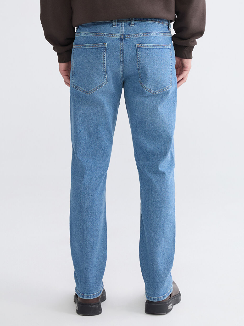 779 جينز بقصة عادية للرجال-3