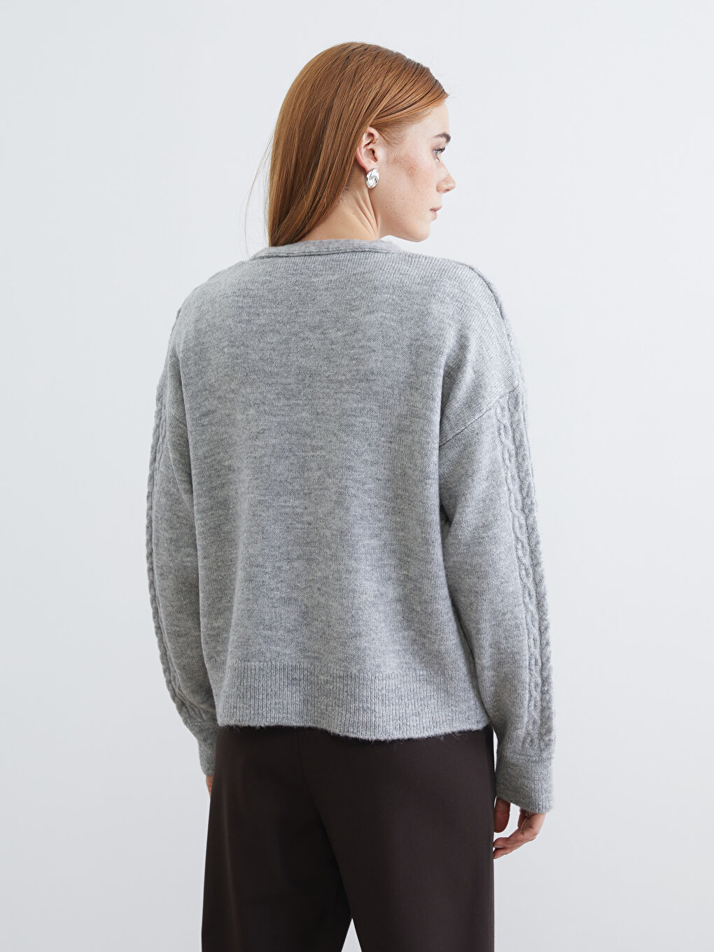 Gri V Yaka Kendinden Desenli Kadın Triko Hırka-3