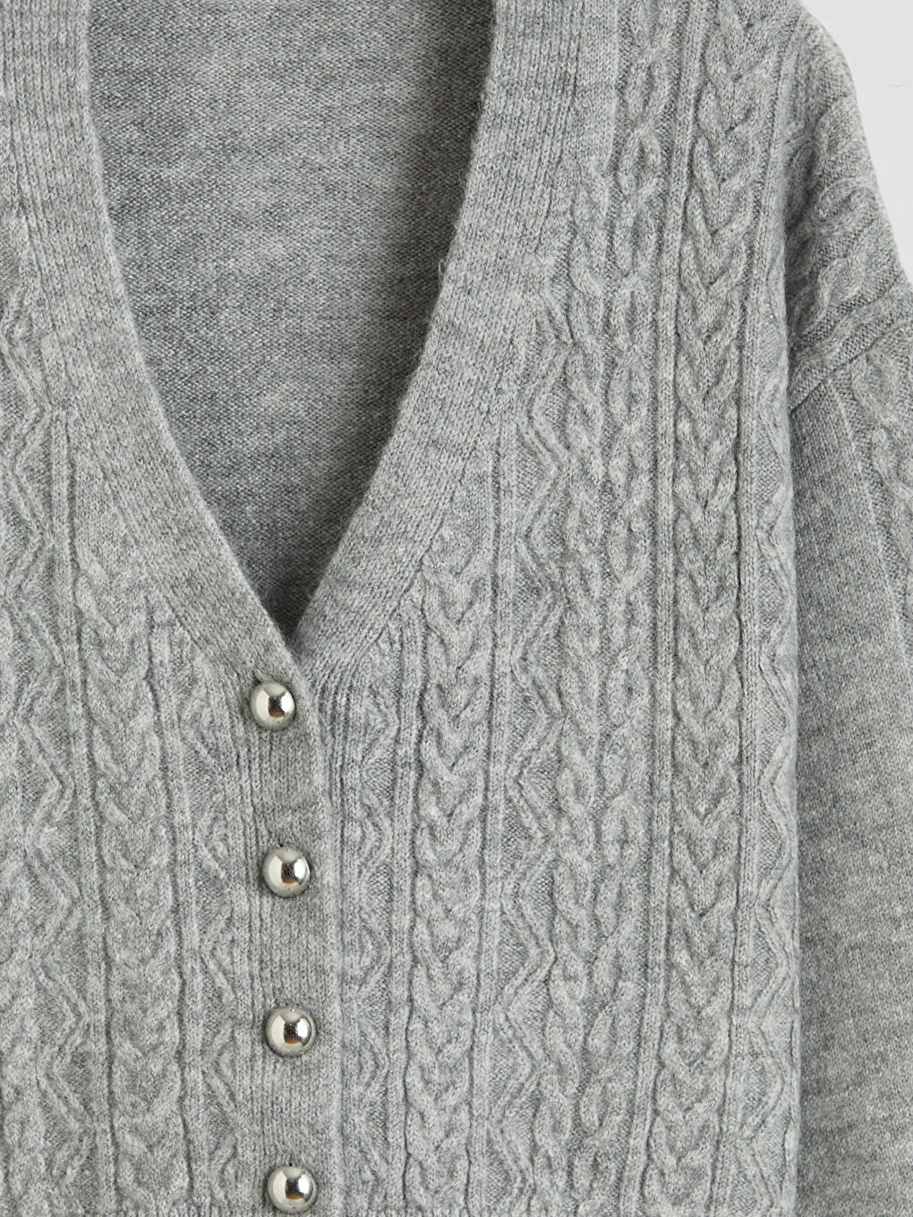 Gri V Yaka Kendinden Desenli Kadın Triko Hırka-5