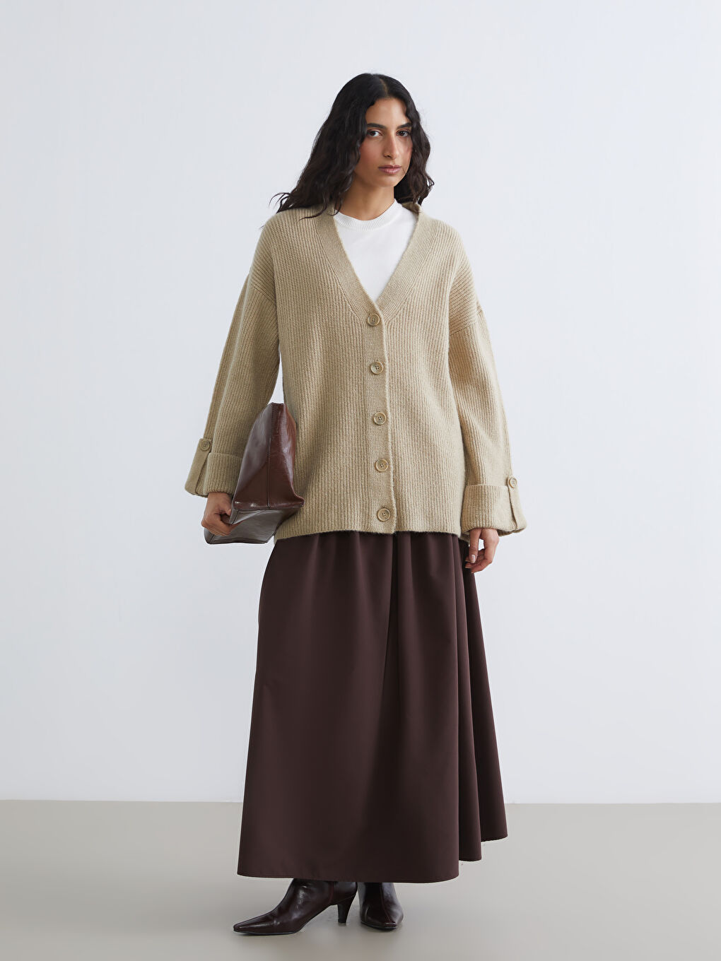 Bej V Yaka Kadın Triko Hırka-1