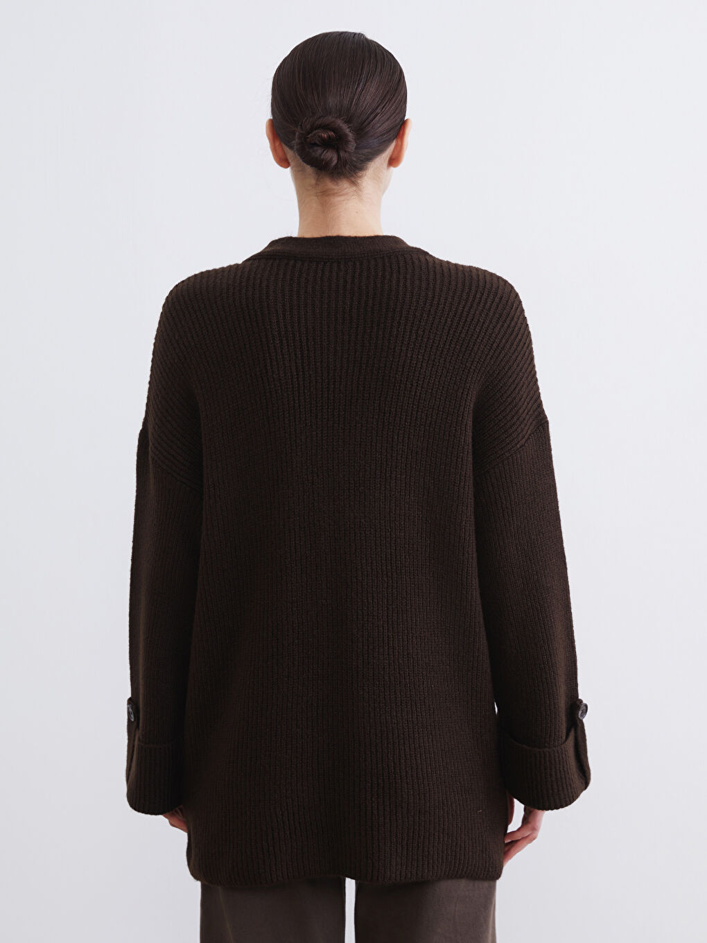 Kahverengi V Yaka Kadın Triko Hırka-3