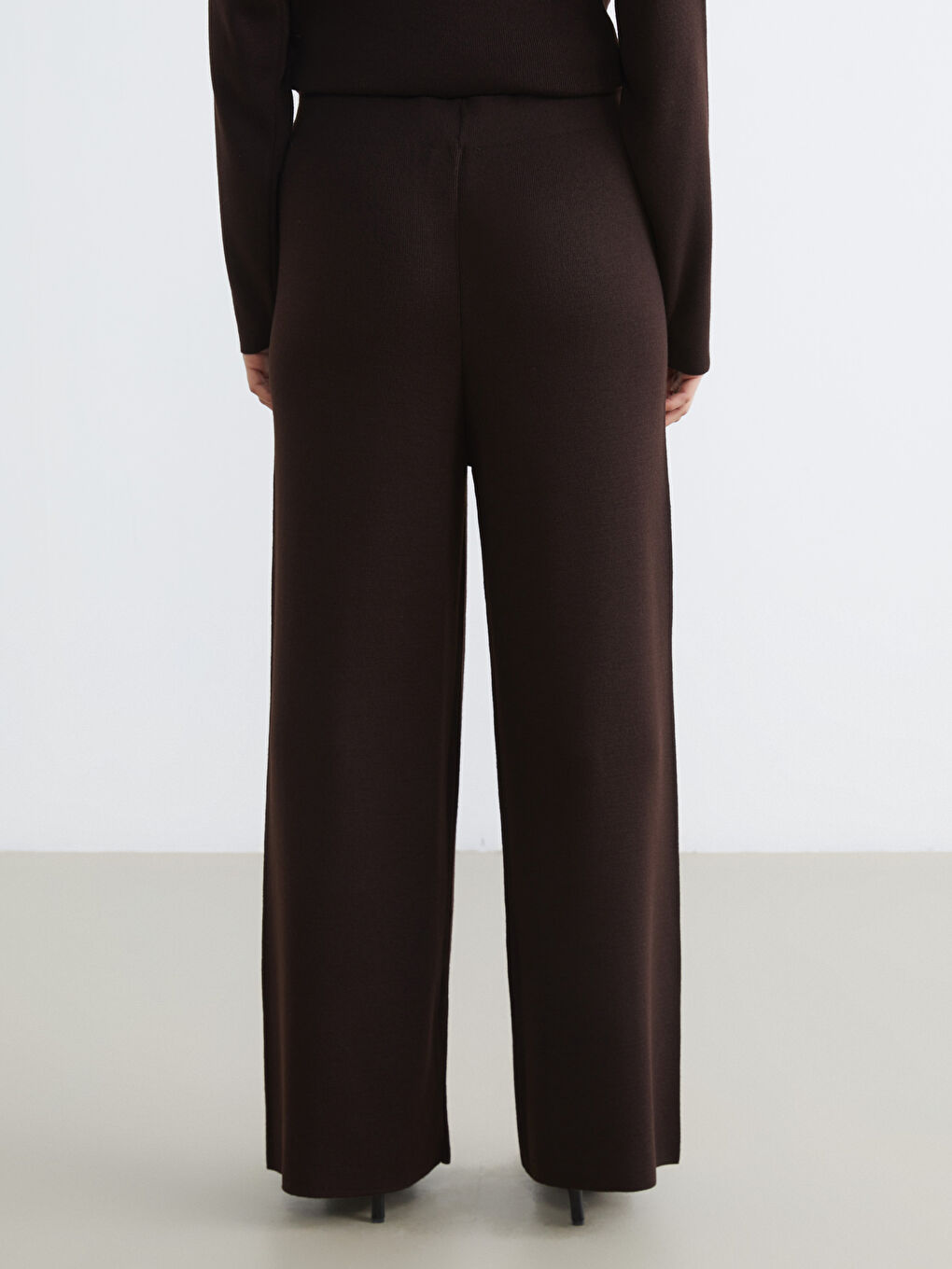 Kahverengi Beli Lastikli Geniş Paça Kadın Triko Pantolon-3